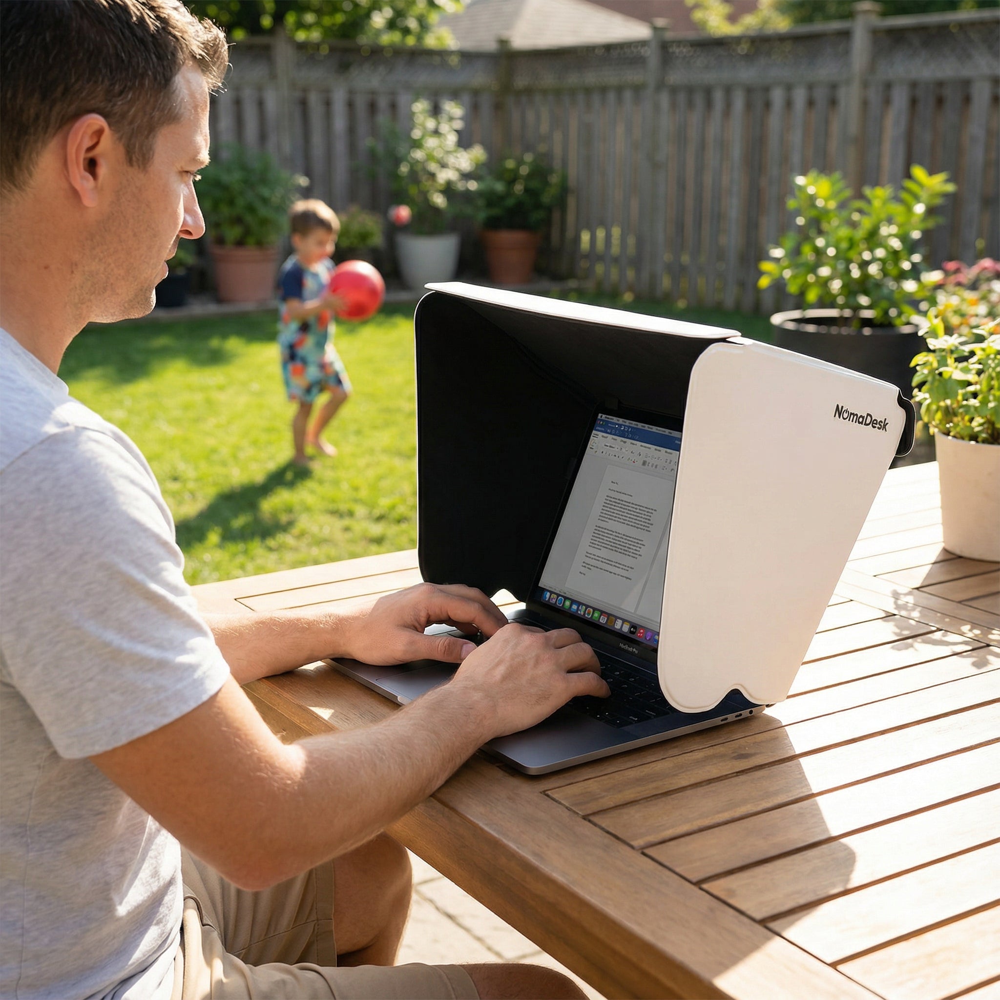 NomaDesk Laptop Shade