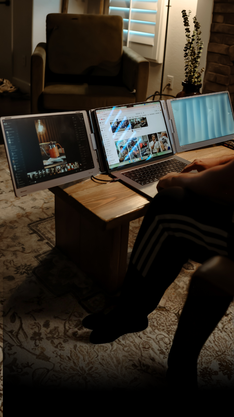 TriView triple-screen laptop setup